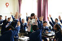 透老女人的逼君谊中学“新初中”